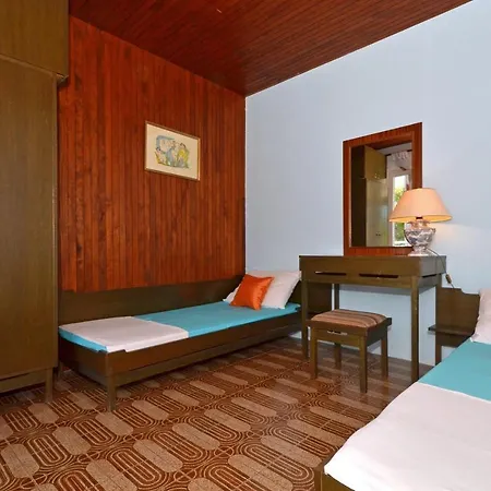 Apartment D Large With Big Terrace Next To The