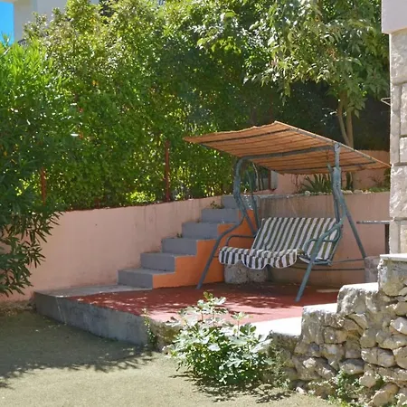 D Large With Big Terrace Next To The Appartement *